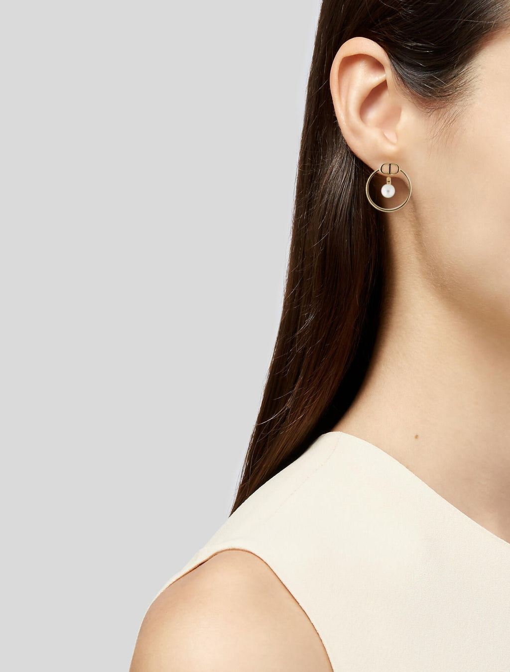Dior 30 Montaigne Pearl Earrings
