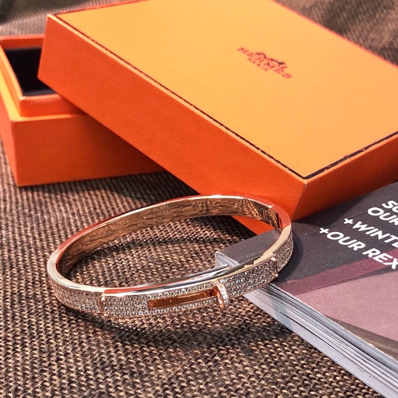 Hermes Kelly Moissanite Bracelet - 18K Yellow Gold