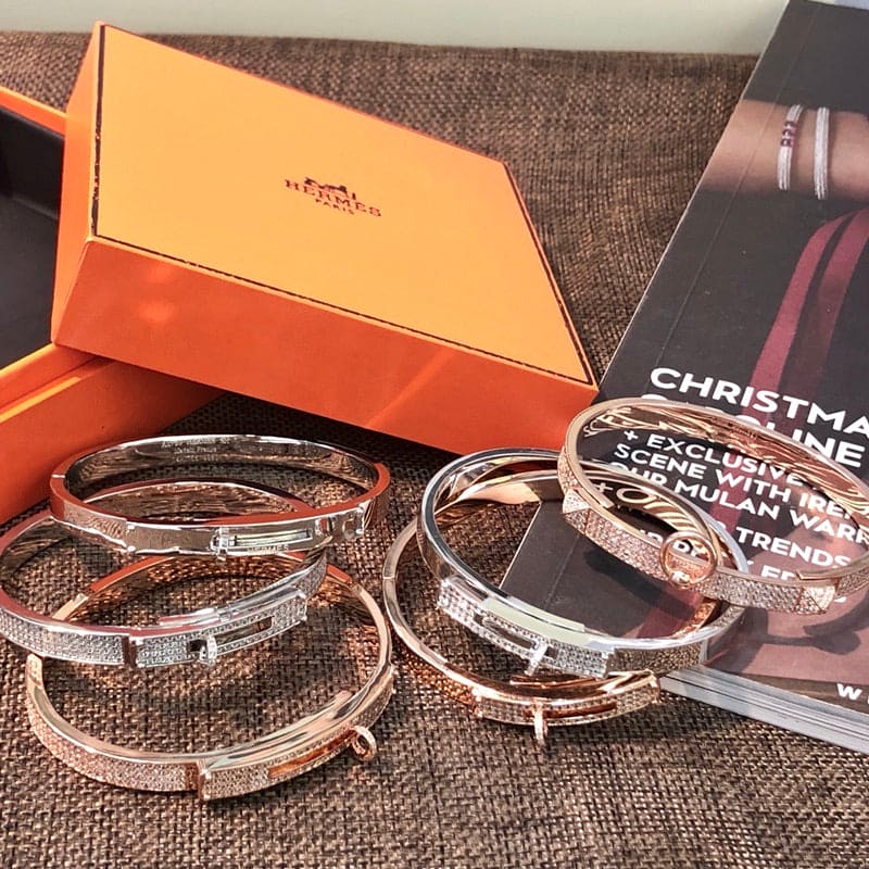 Hermes Kelly Moissanite Bracelet - 18K Yellow Gold