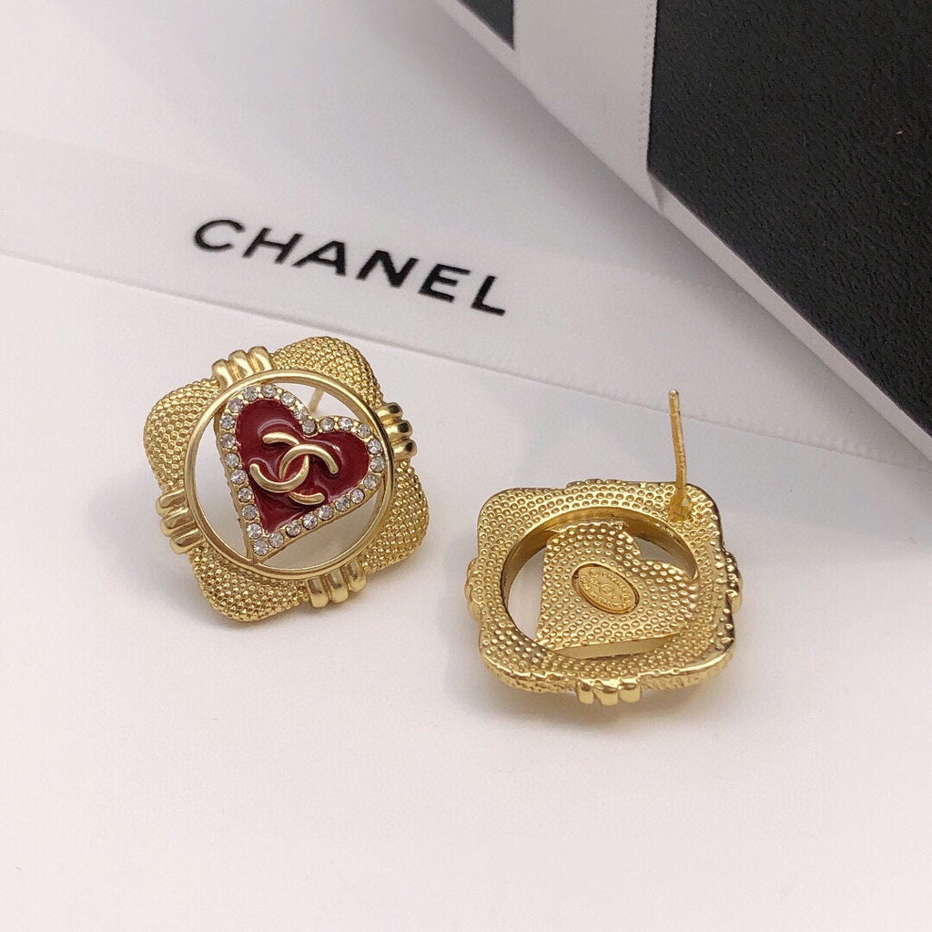 Chanel Heart Vintage Earrings - 18K Yellow Gold