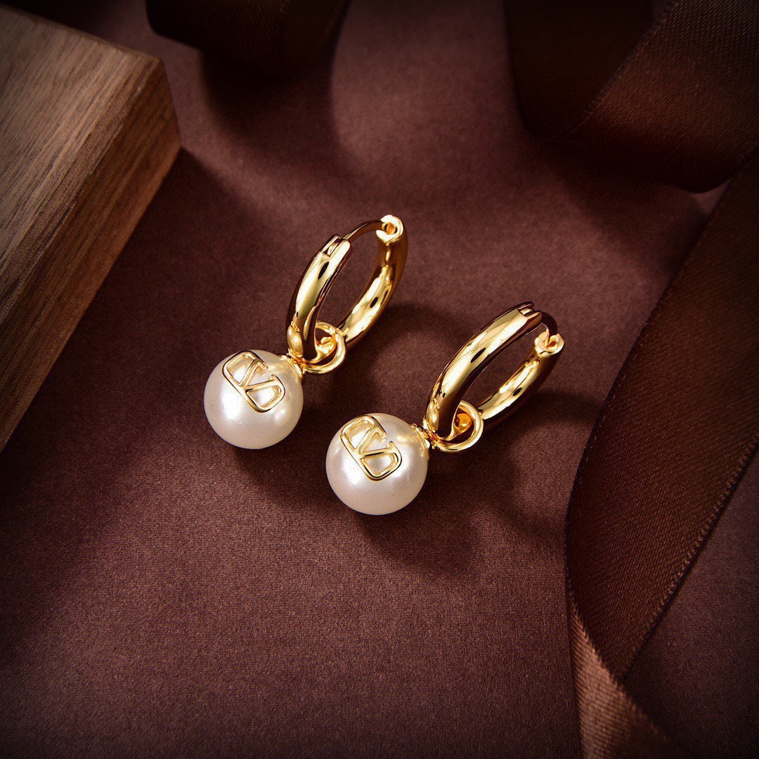 Valentino Pearl Earrings - 18K Yellow Gold
