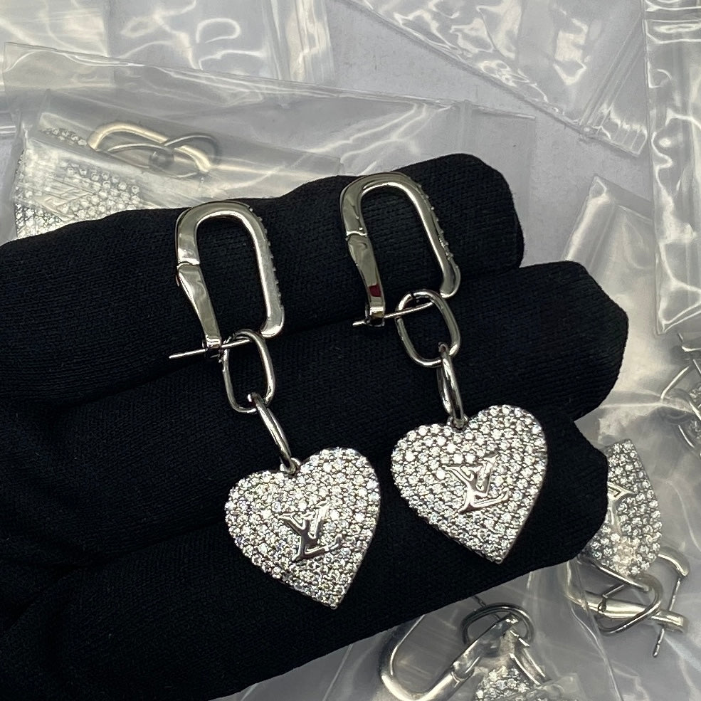 Louis Vuitton Diamond Heart Earrings - 18K Gold
