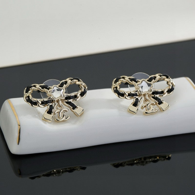 Chanel Butterfly Pendant Earrings - 18K Yellow Gold