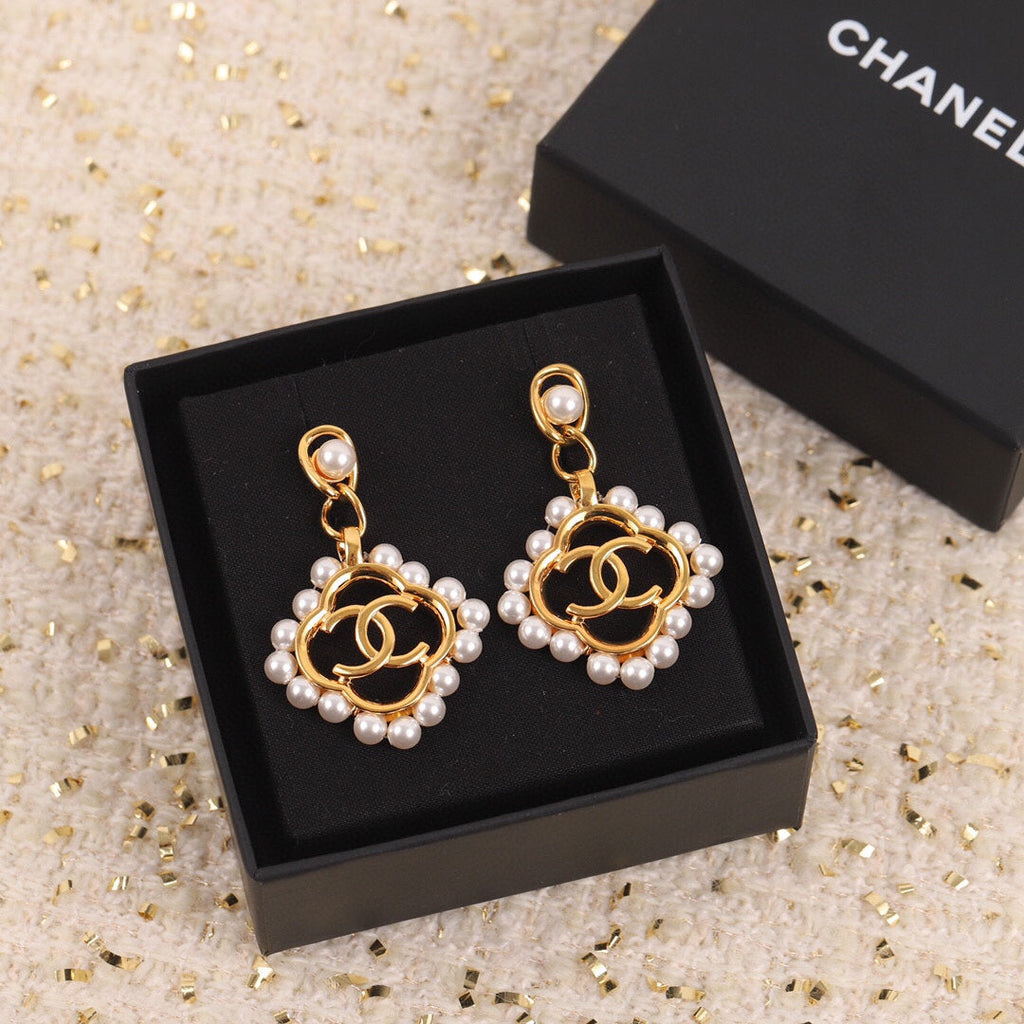 Chanel Square Pearl Pendant Earrings - 18K Yellow Gold
