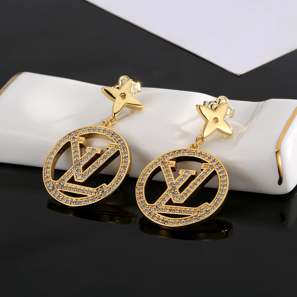 Louis Vuitton Star Pendant Earrings - 18K Yellow Gold