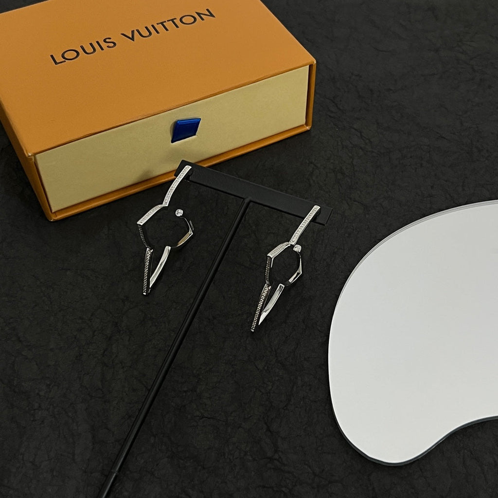 Louis Vuitton Debuts Blossom Earrings - 18K White Gold