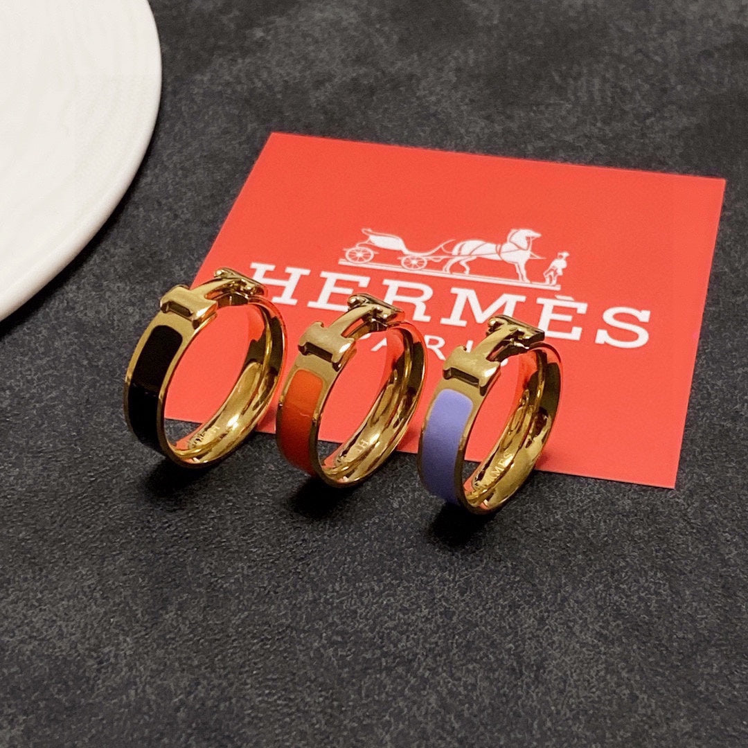Hermes Vintage Clic H Ring - 18K Yellow Gold