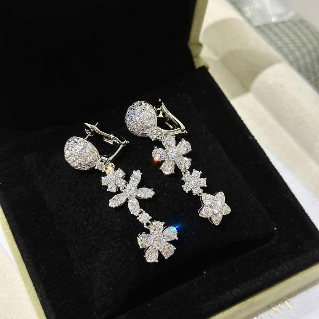 Folie Des Pres Earrings - 18K White Gold