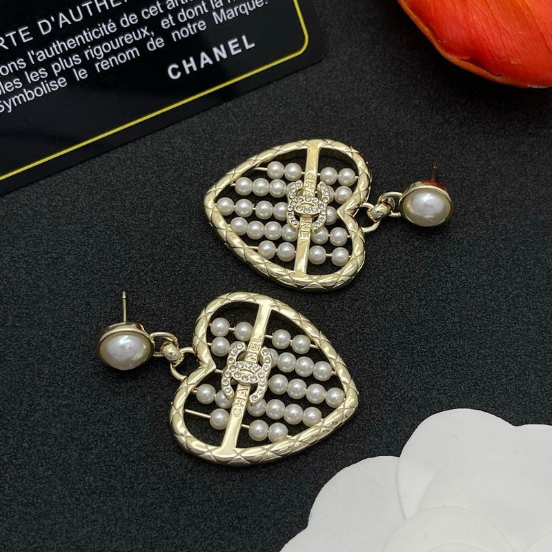 Chanel Gold Heart Pearl Earrings - 18K Yellow Gold