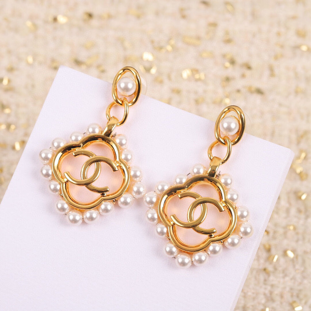 Chanel Square Pearl Pendant Earrings - 18K Yellow Gold