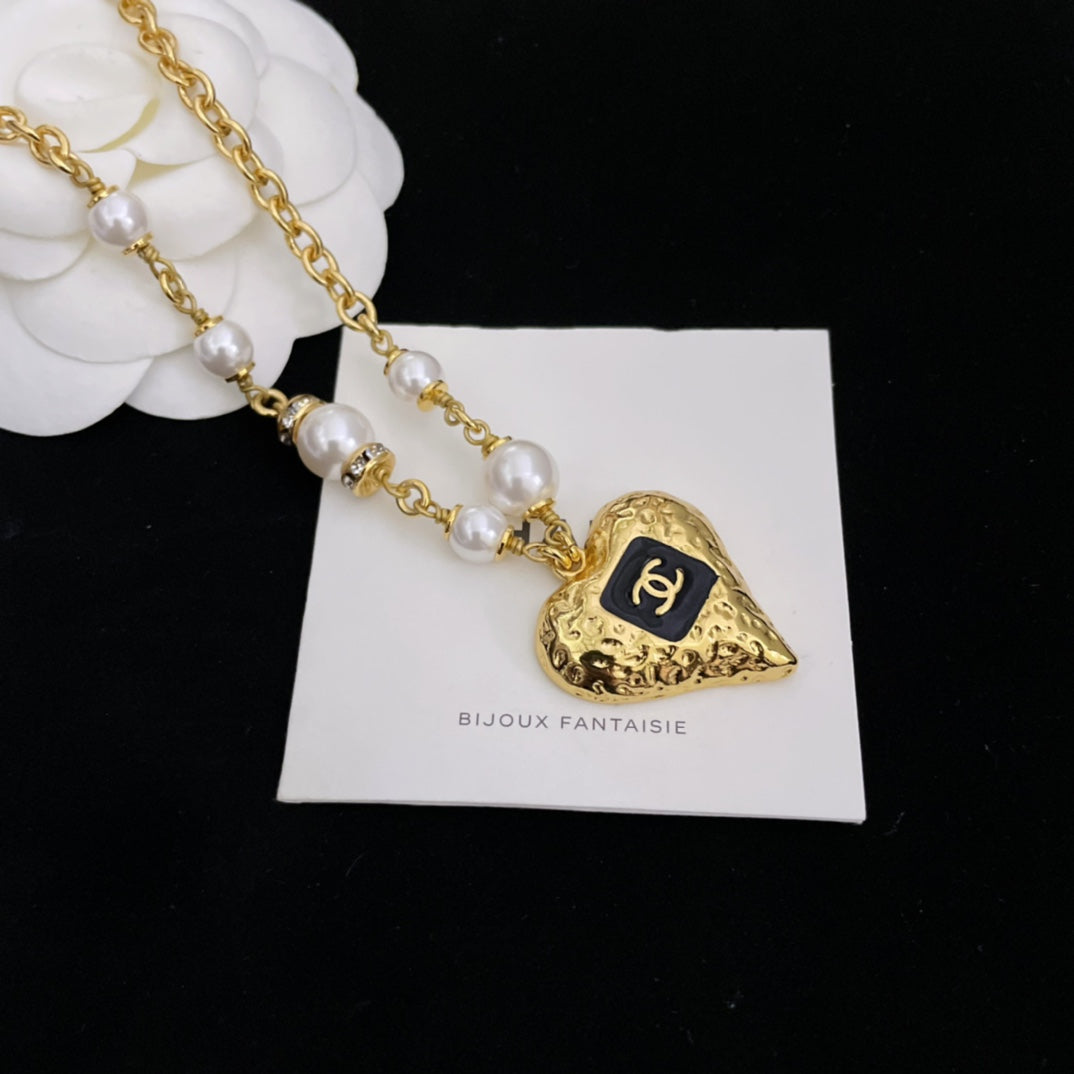 Chanel Pearls Chain Necklace