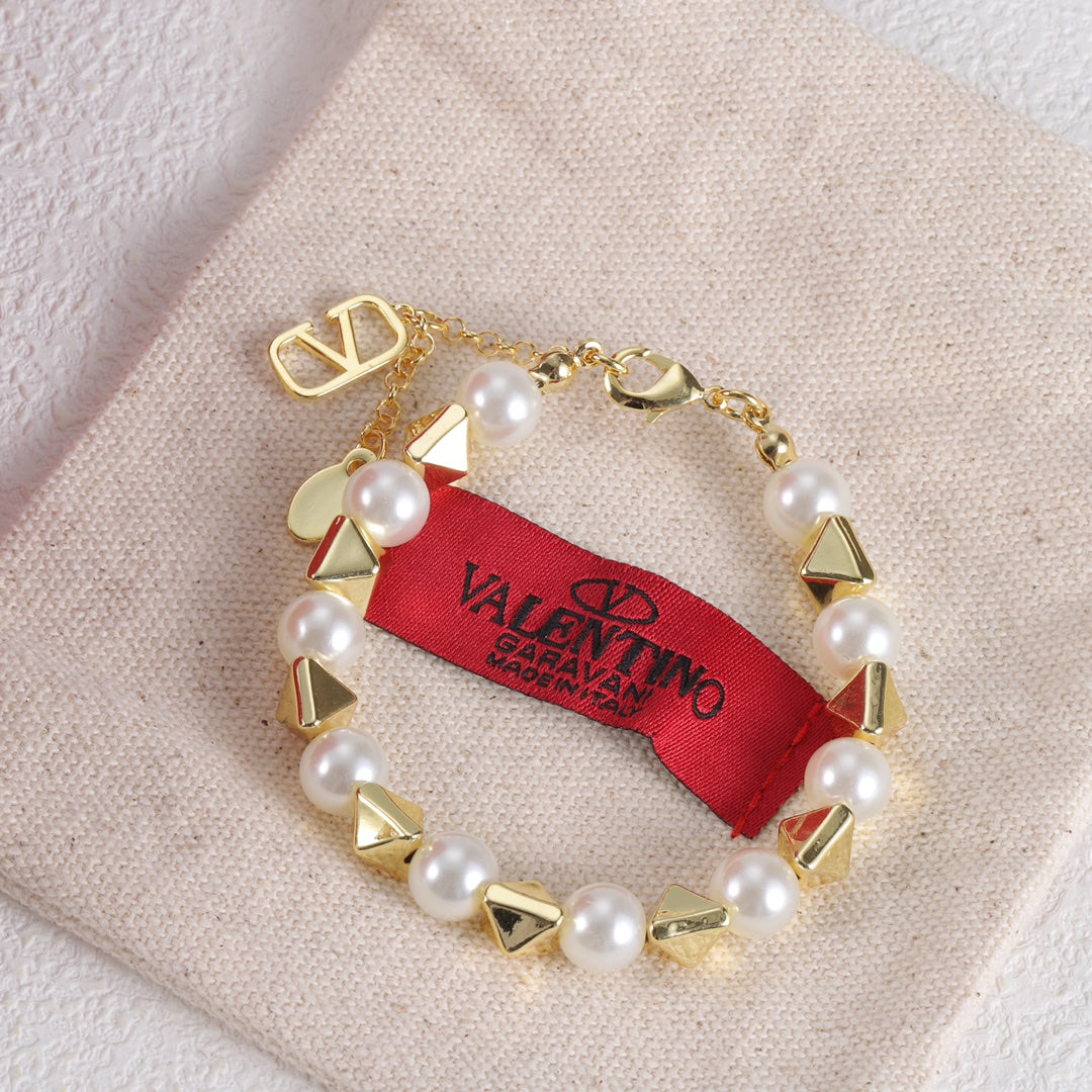 Valentino Rockstud Pearl Bracelet