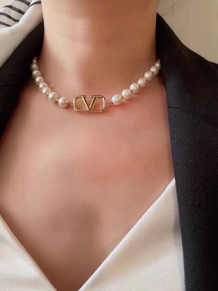 VLogo Pearls Choker Necklace