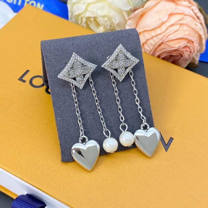 Louis Vuitton Pearl Diamond Drop Earrings - 18K Gold