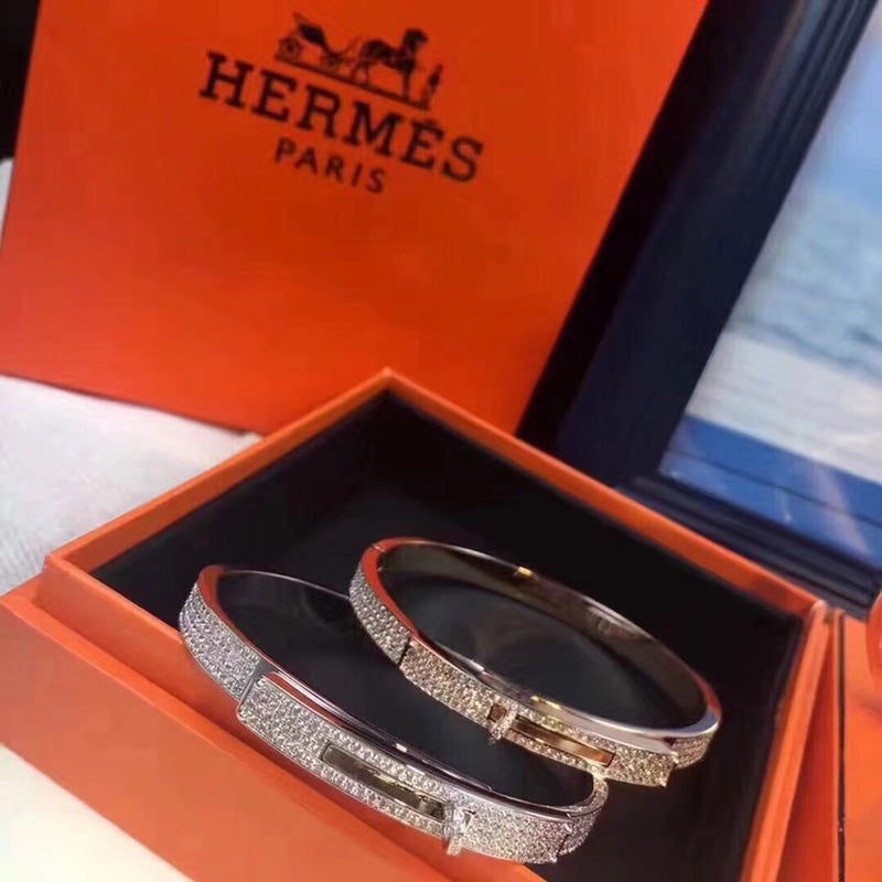 Hermes Kelly Moissanite Bracelet - 18K Yellow Gold