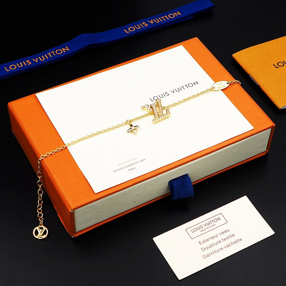 Louis Vuitton Iconic Pearl Bracelet