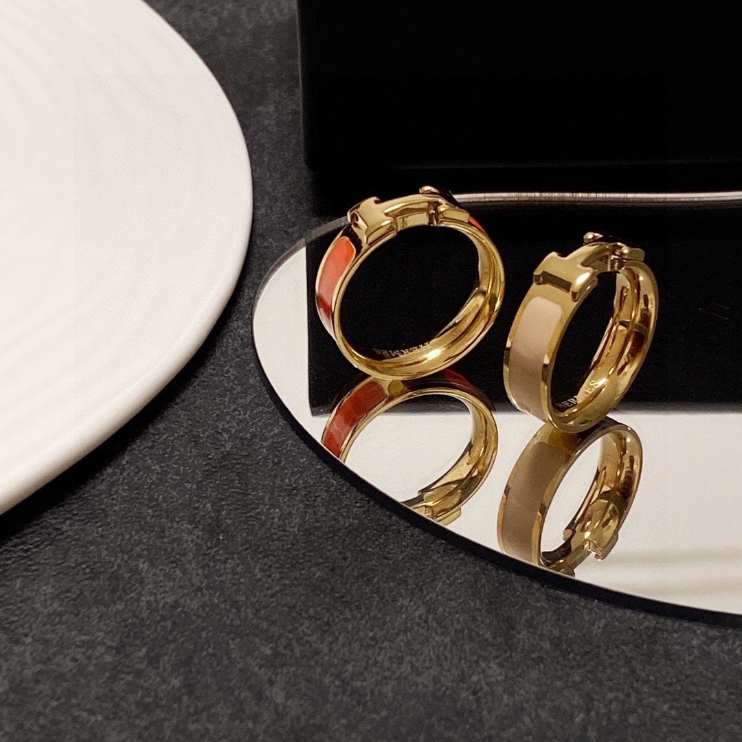 Hermes Vintage Clic H Ring - 18K Yellow Gold