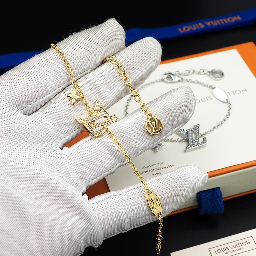Louis Vuitton Iconic Pearl Bracelet